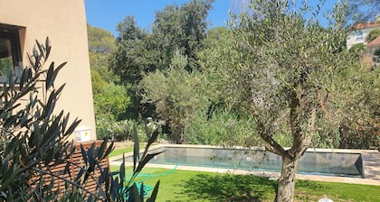 Villa Chêne with swimming pool absolute calm near the beach of the tortoise