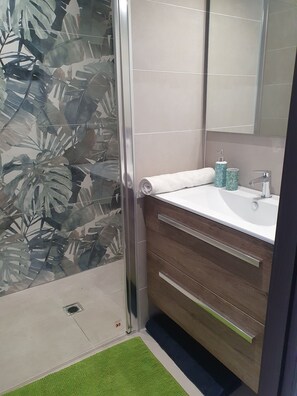 Bruser, Toiletpapir