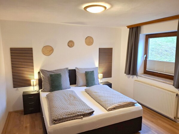 2 bedrooms, internet