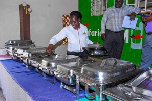 Ilmainen päivittäinen mannermainen aamiainen