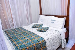 Deluxe Double Room, Garden View | Free WiFi, bed sheets