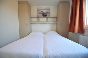 2 bedrooms, WiFi, bed sheets