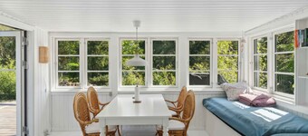 Cosy summerhouse with private garden