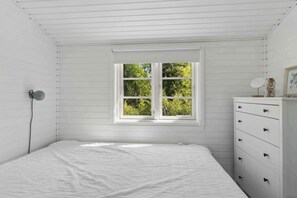 3 makuuhuonetta, silitysrauta/-lauta, ilmainen Wi-Fi