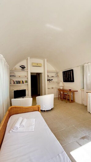 Classic Apartment, Patio | Living area - Masseria Frassaniti (Veglie)