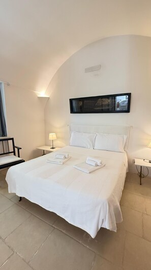 Classic-Apartment, Terrasse | 1 Schlafzimmer, Babybetten, Bettwäsche