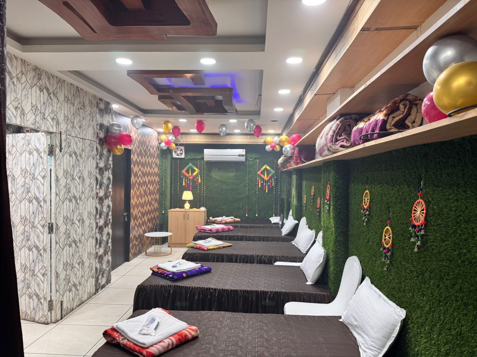 ห้องดีลักซ์พักรวม | โต๊ะทำงาน, Wi-Fi ฟรี