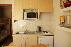 Fridge, oven, stovetop, coffee/tea maker - Apartment in Azalée near Linga Gondola (Châtel)