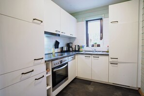 Nhà, 2 phòng ngủ, hiên | Nội thất