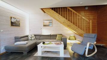 Nhà, 2 phòng ngủ, hiên | Phòng khách