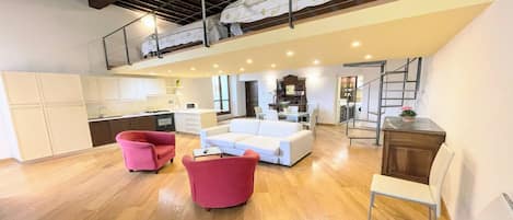 Apartment, 2 Schlafzimmer, Raucher, Balkon | Wohnbereich