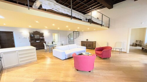 6 Guests apt With Terrace in Pedestrian Historic Centre of Spoleto