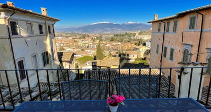 6 Guests apt With Terrace in Pedestrian Historic Centre of Spoleto