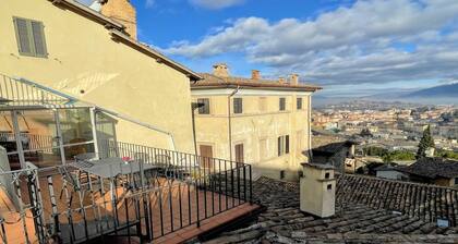 6 Guests apt With Terrace in Pedestrian Historic Centre of Spoleto