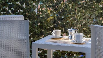 Comfort apartman, kilátással a városra | Terasz/udvar