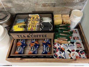 Petit déjeuner en libre-service compris tous les jours