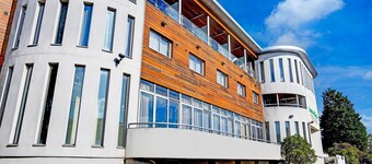 Belvilla Crewe City Centre Hotel | Family room 4