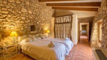 3 slaapkamers, een strijkplank/strijkijzer, gratis wifi