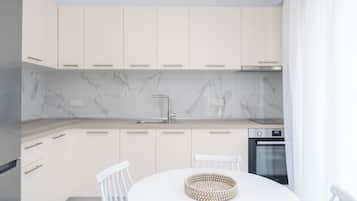 Apartment, 2 Bedrooms | Private kitchen