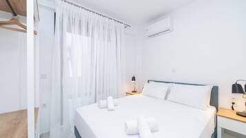 Apartment, 2 Bedrooms | Kalis bunyi, seterika/papan seterika, Wi-fi percuma