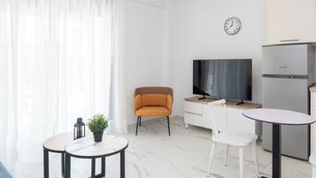 Basic Apartment, 1 Bedroom | Living area