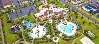 Luxury Themed 5BR-Pool-Game Room, Close to Parks