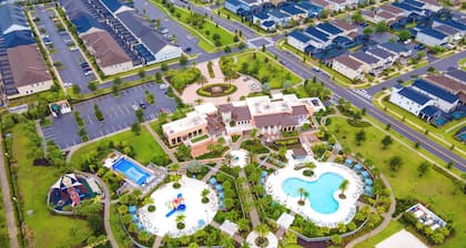 Luxury Themed 5BR-Pool-Game Room, Close to Parks