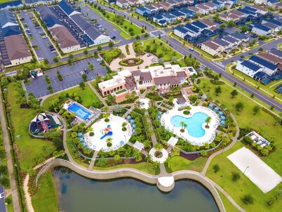 Luxury Themed 5BR-Pool-Game Room, Close to Parks