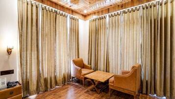 Chambre Deluxe, balcon, vue montagne | Bureau, Wi-Fi gratuit