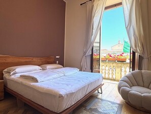 Deluxe Room, City View | Down comforters, in-room safe, blackout drapes, soundproofing - Hotel Le Due Fontane (Florence)