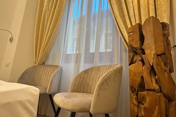 Superior Suite | Down comforters, in-room safe, blackout drapes, soundproofing