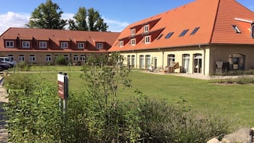 Esterni