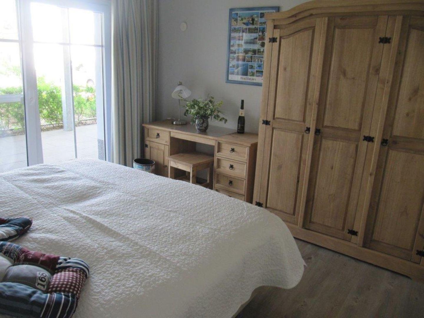 4 bedrooms, desk, WiFi