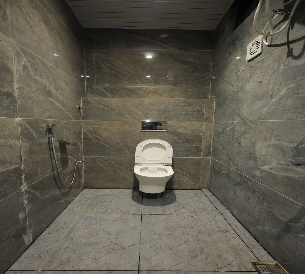 Deluxe kamer, uitzicht op bergen | Een laptopwerkplek, gratis wifi, beddengoed