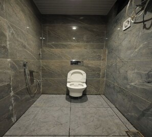 豪華客房, 山景 | 筆電工作空間、免費無線上網、床單