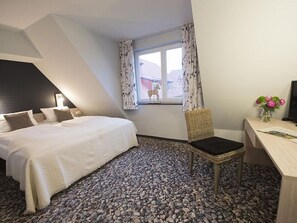 Unclassified image, 5 of 7, button