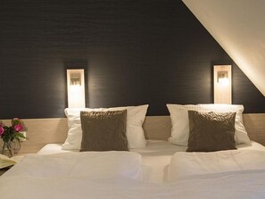 Unclassified image, 4 of 7, button