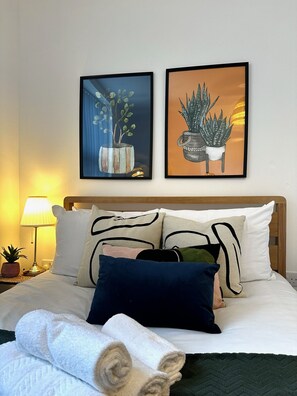 1 habitación, tabla de planchar con plancha, wifi gratis y ropa de cama 