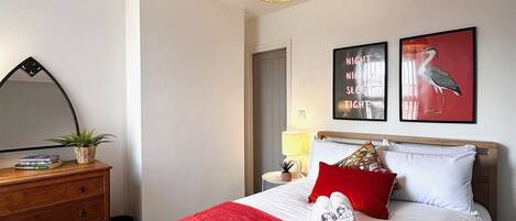 1 chambre, fer et planche à repasser, Wi-Fi gratuit, draps fournis