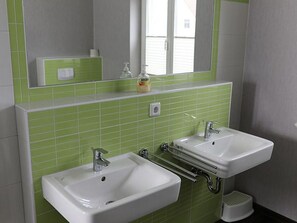 Unclassified image, 5 of 11, button