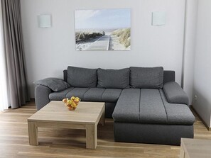Fernseher, DVD-Player, Stereoanlage
