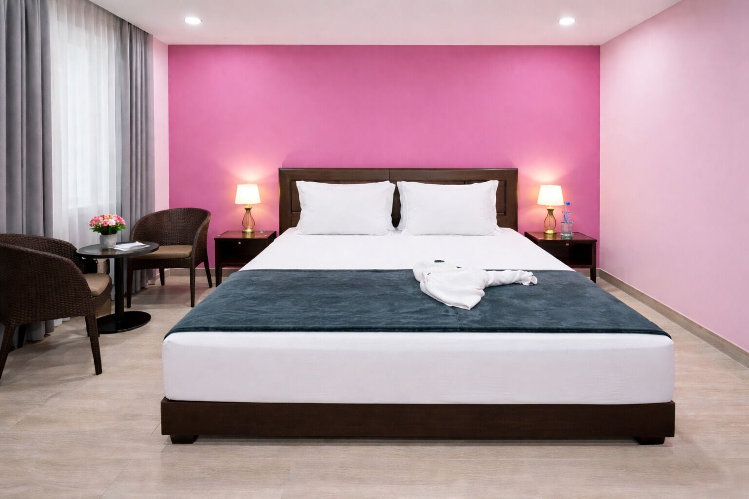 Soundproofing, free WiFi, bed sheets