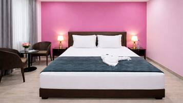 Soundproofing, free WiFi, bed sheets