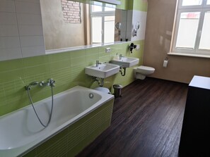 Unclassified image, 4 of 10, button