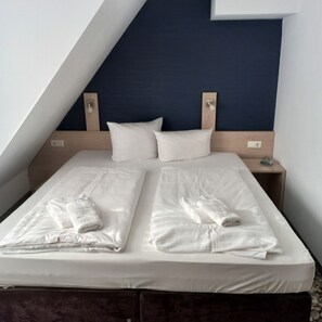 Unclassified image, 3 of 8, button