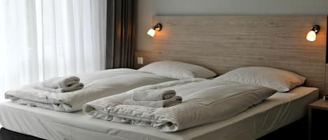 4 camere, una scrivania, Wi-Fi