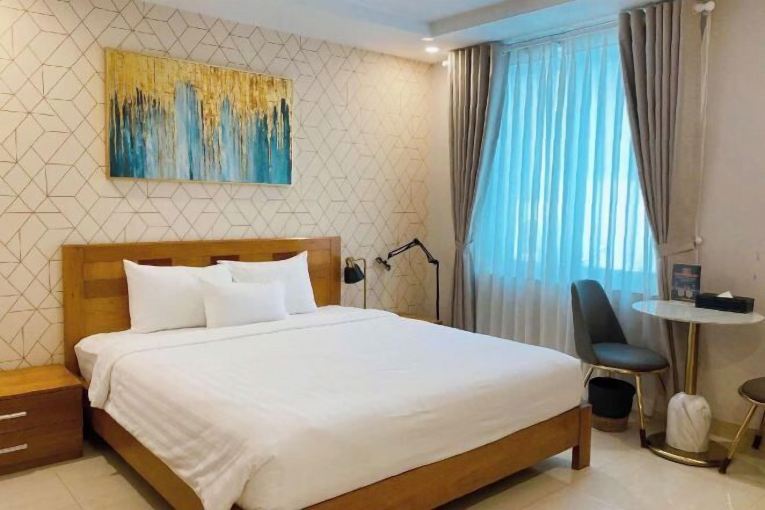 Egyptian cotton sheets, premium bedding, memory-foam beds, in-room safe