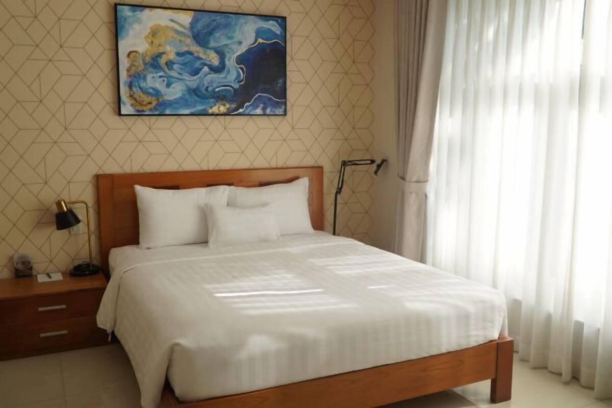 1 bedroom, Egyptian cotton sheets, premium bedding, memory-foam beds