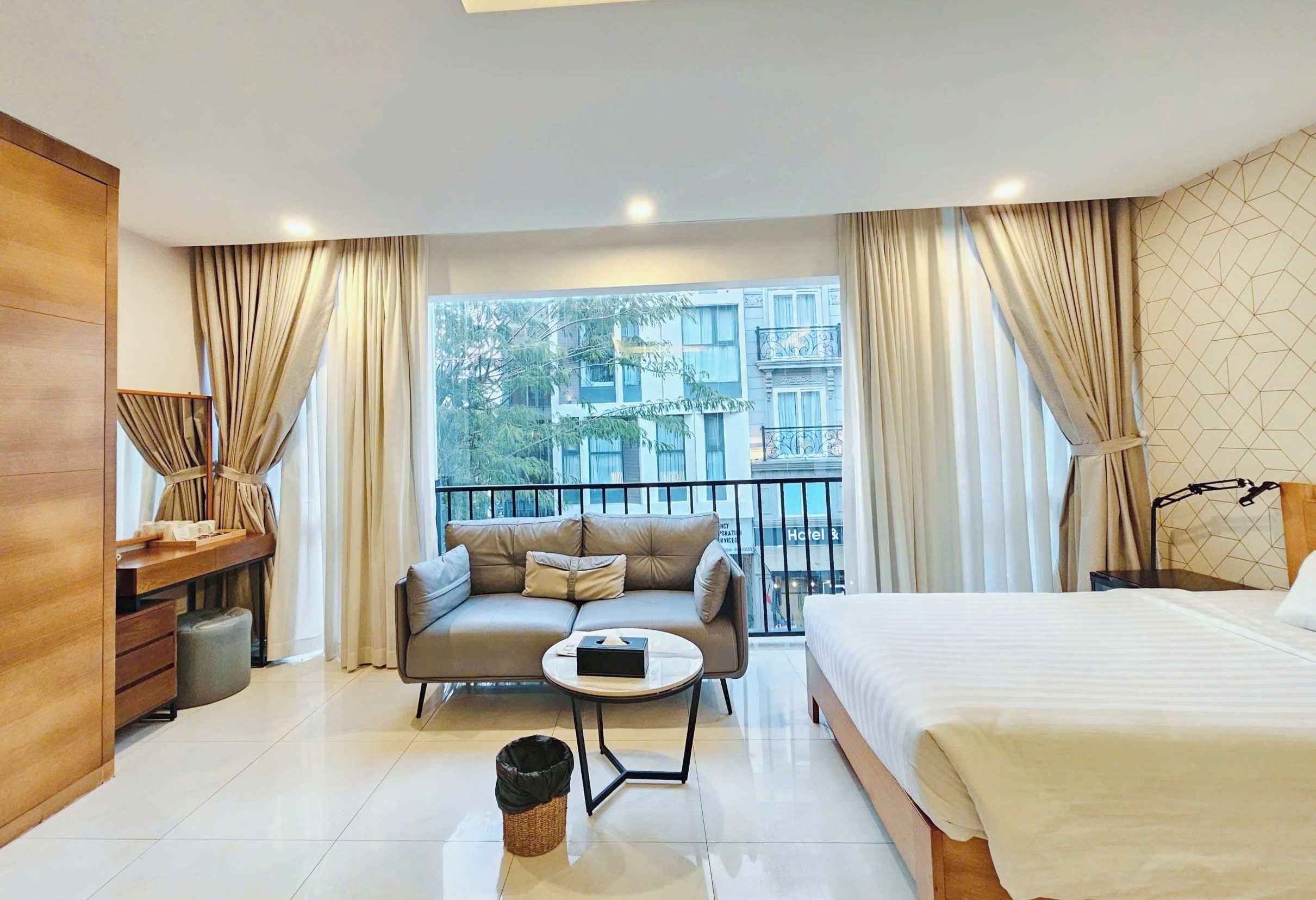 Deluxe Triple Room | Egyptian cotton sheets, premium bedding, memory foam beds, in-room safe