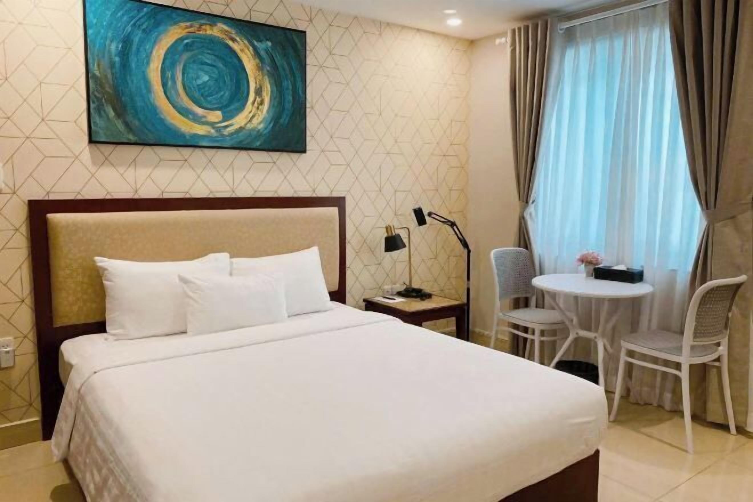 Egyptian cotton sheets, premium bedding, memory-foam beds, in-room safe